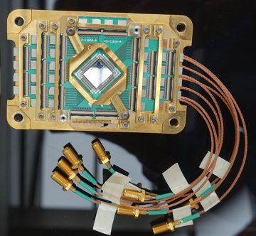 File:D-Wave Two 512 qubit Vesuvius chip.jpg